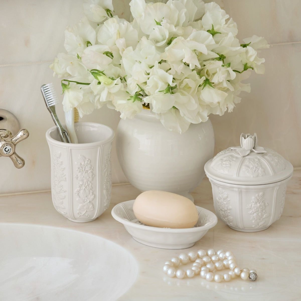 AERIN Josepha soap dish 