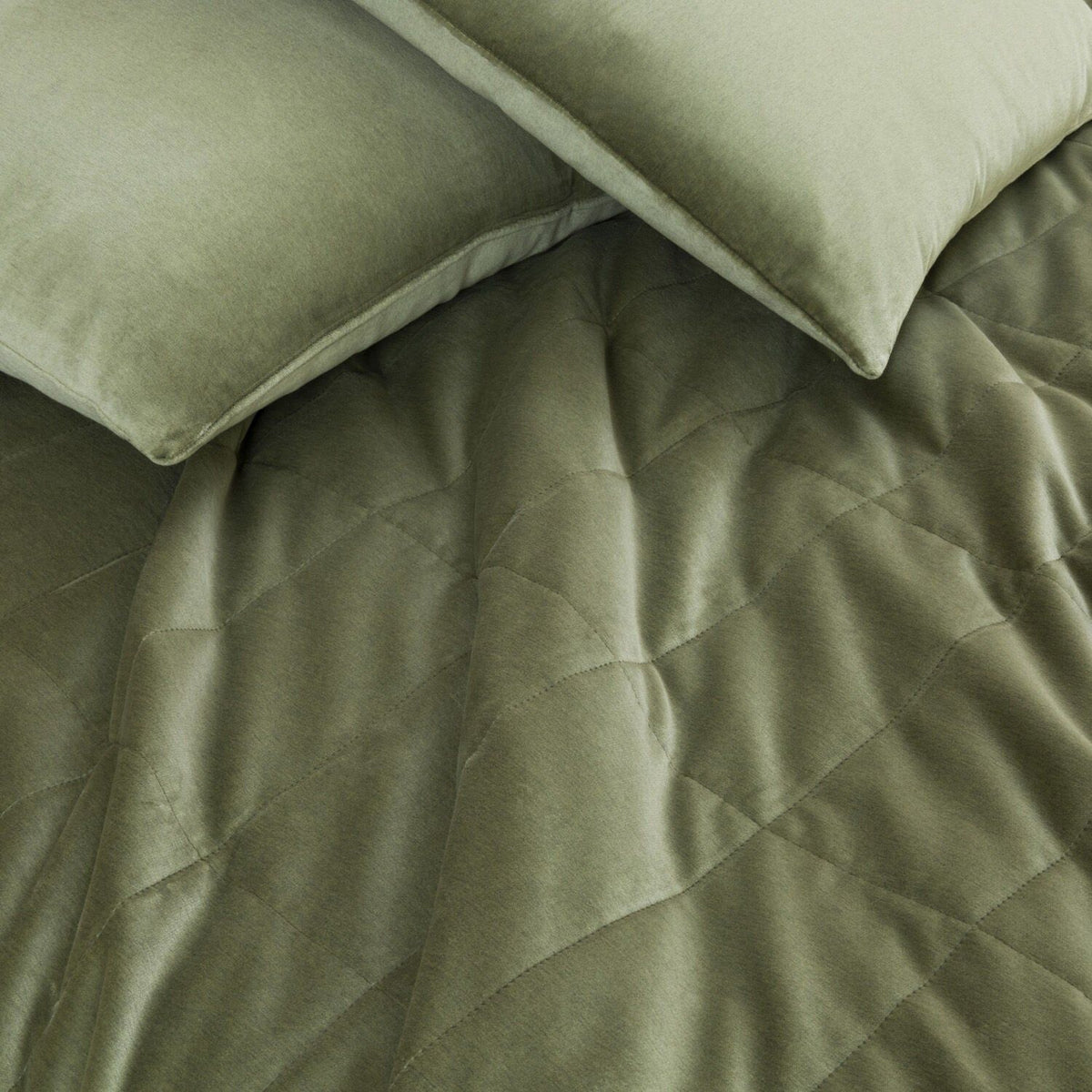 Frette Luxury Cashmere Quilt Tranquil Green