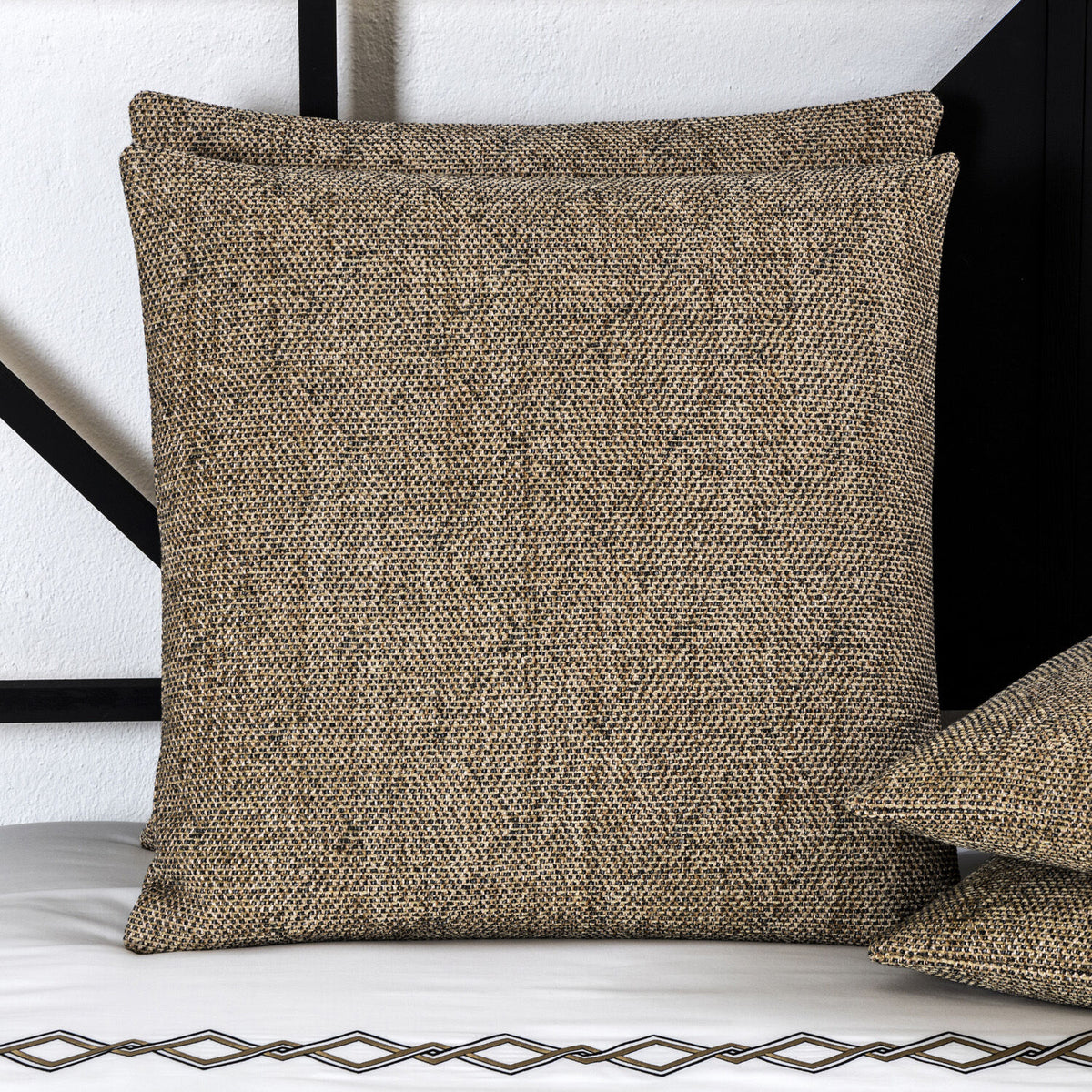 Dinamico Cushion Cover with Zip