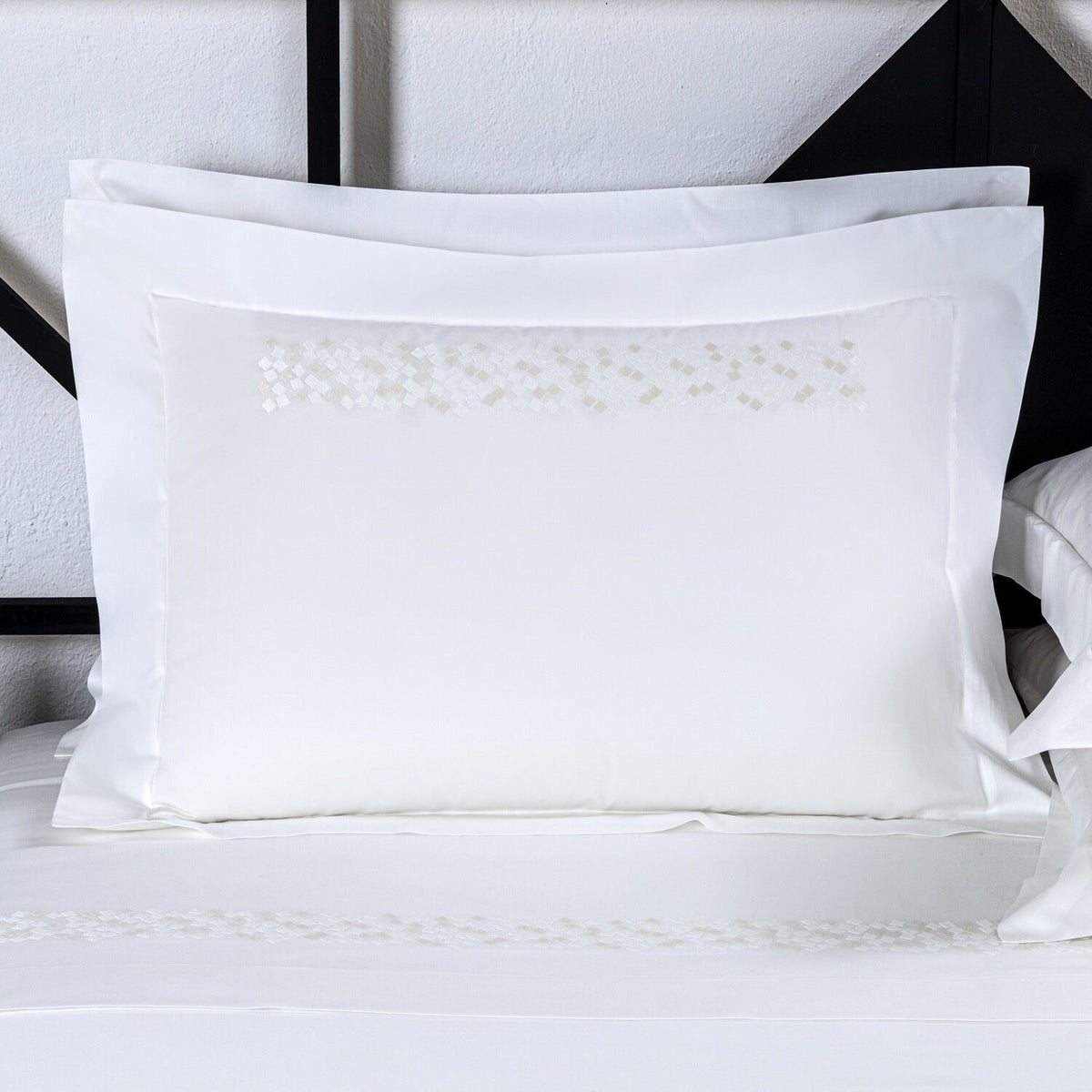 Frette Glimmer embroidery standard pillowcase