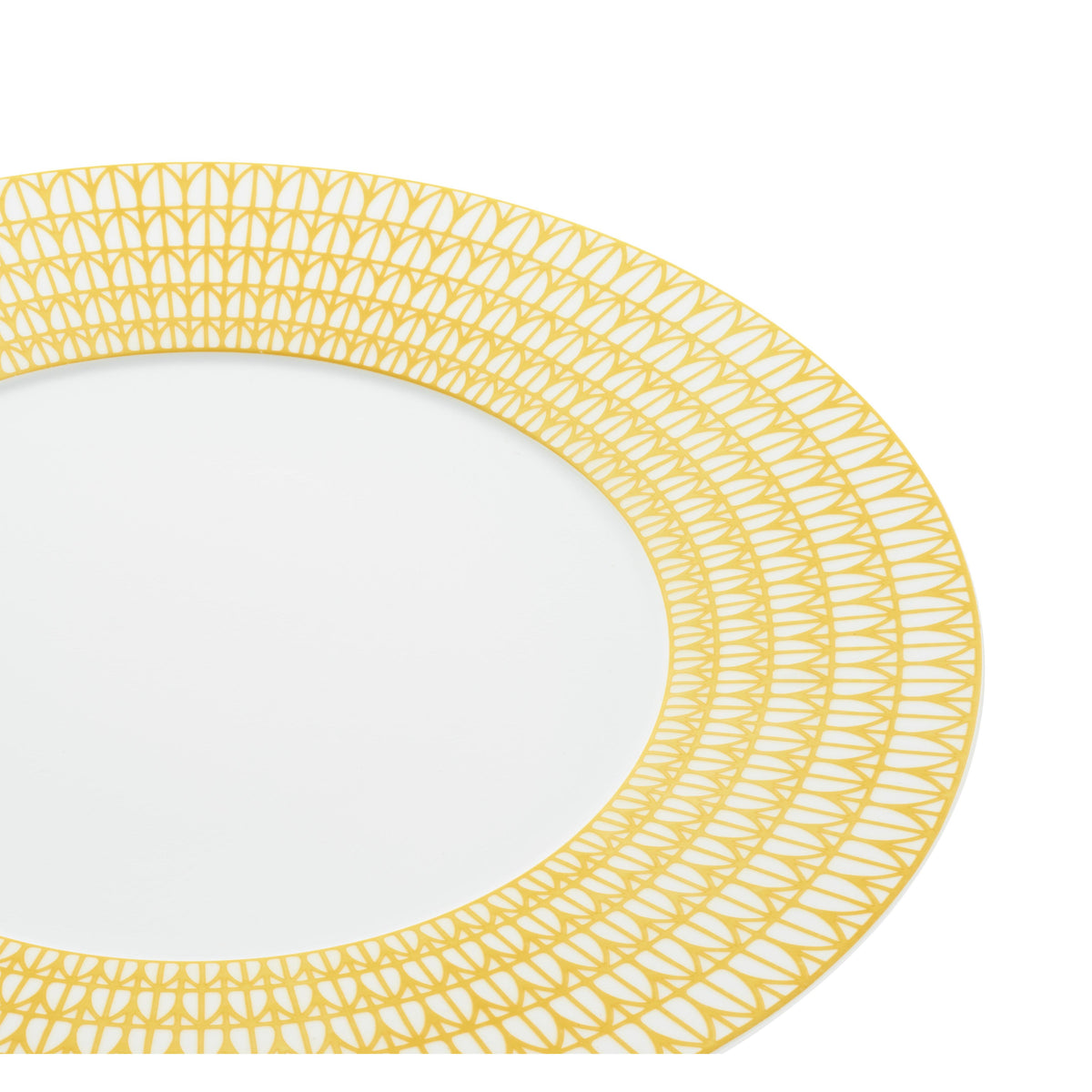 yellow and white charger plate