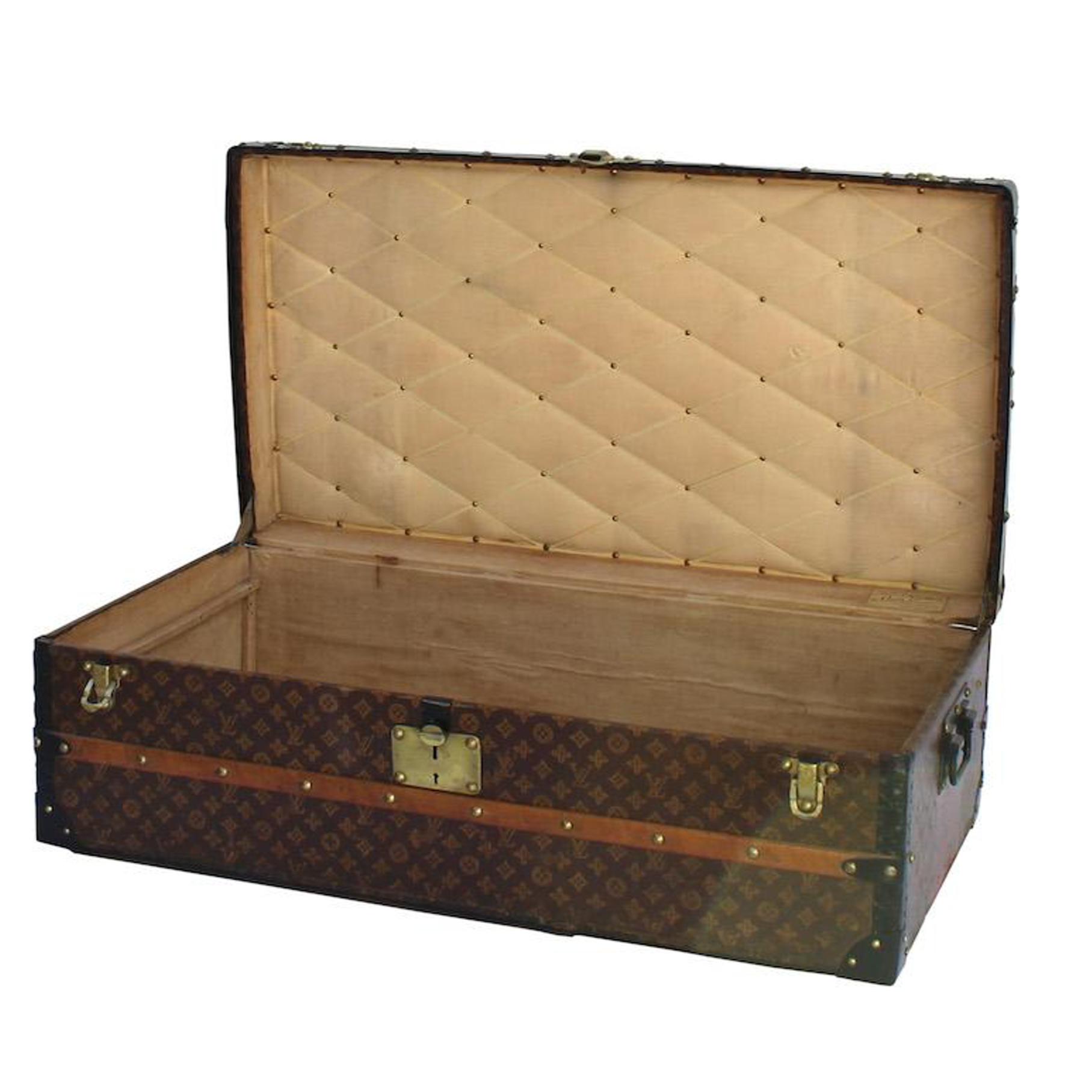 Louis Vuitton trunk bed