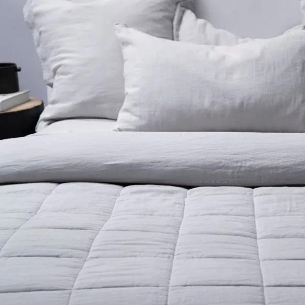 Linen Wool-Filled Quilt