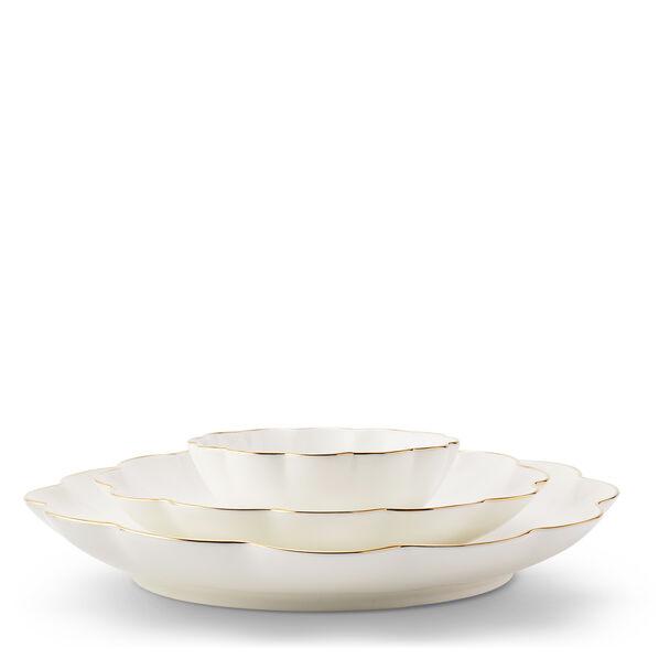Scalloped Nesting Serving Dishes
